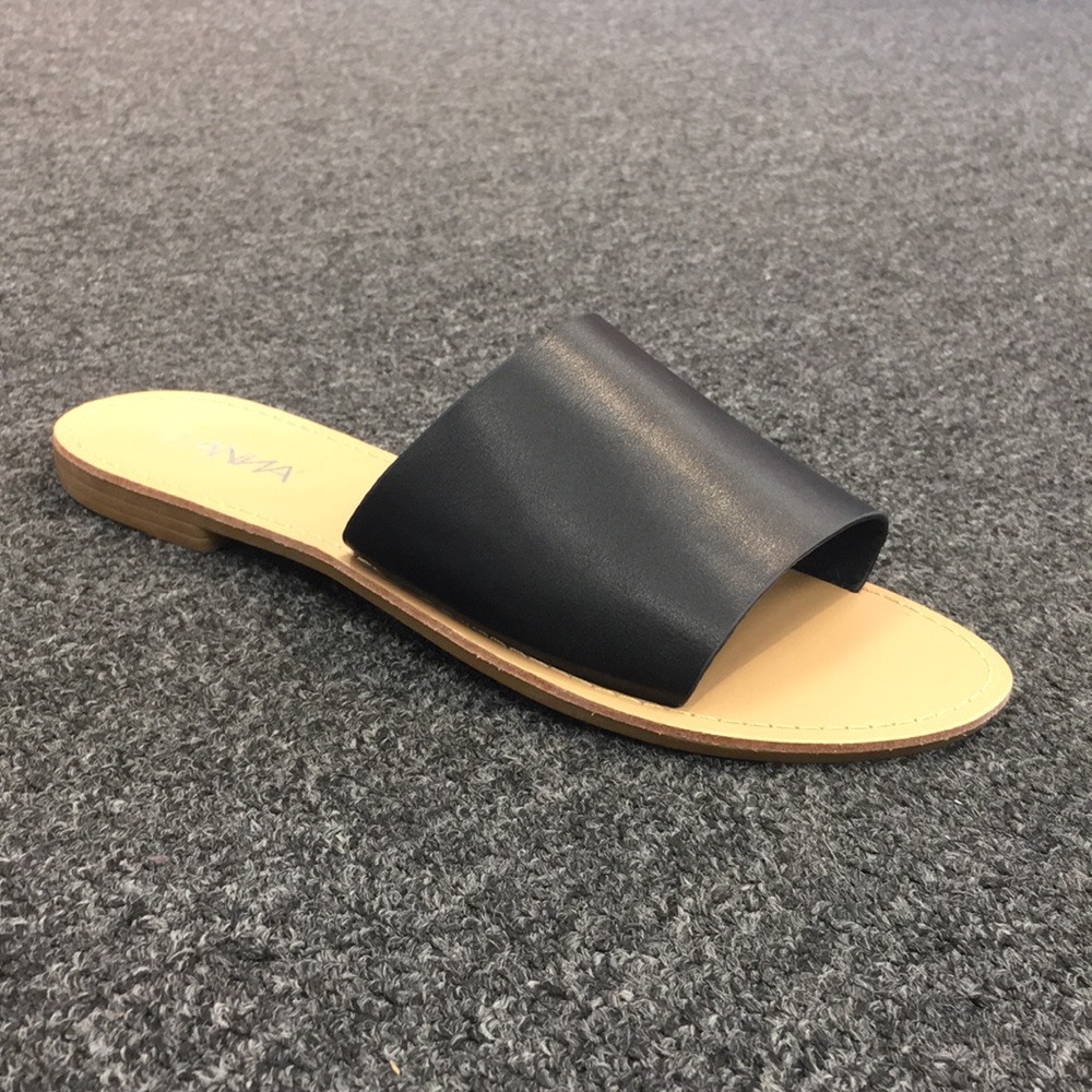 Plain Black Flats